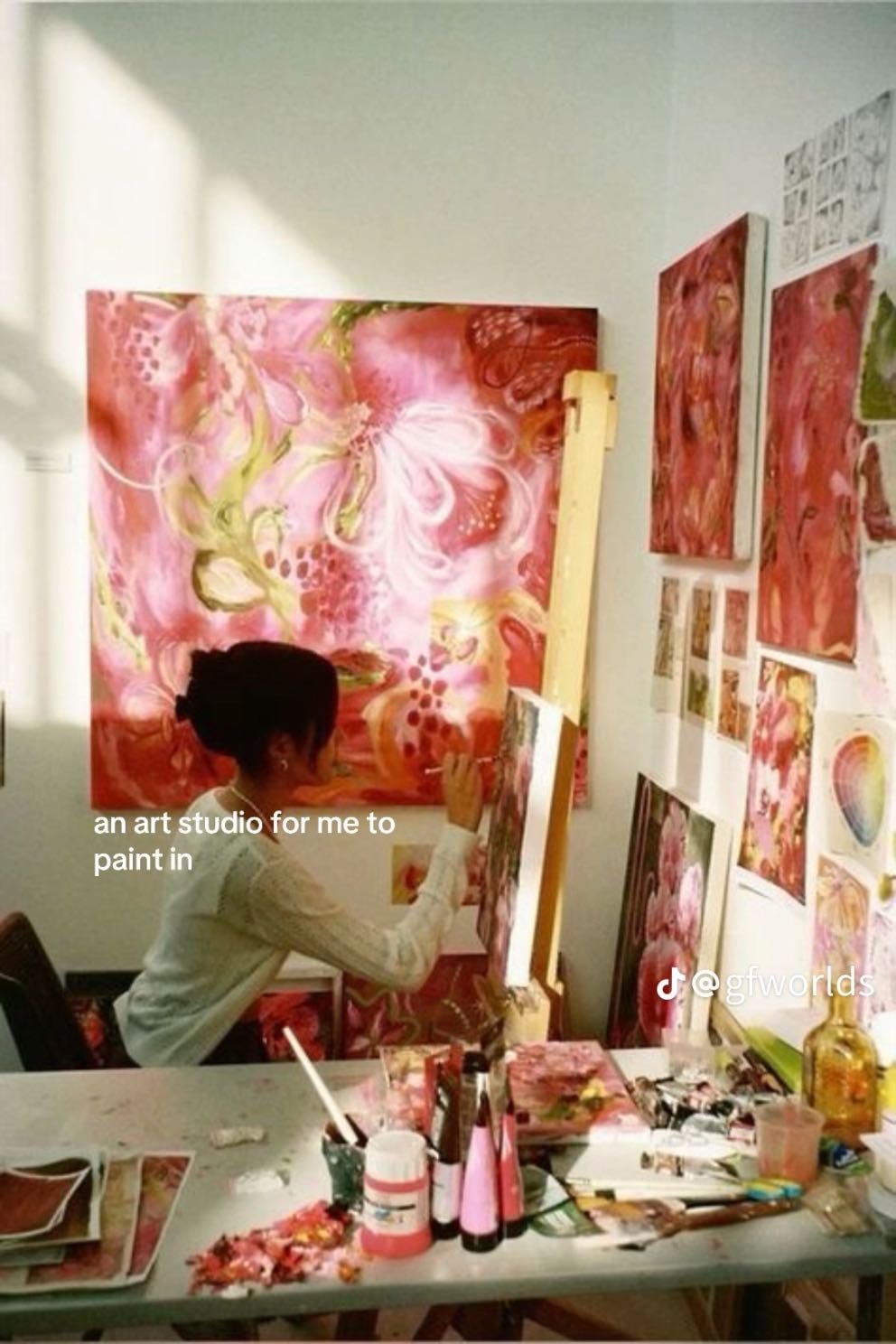 A studio to paint-draw-chill