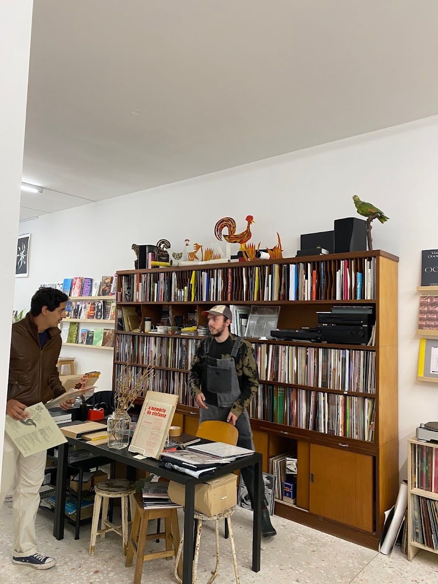 Materia Prima Material Audiovisual Divulgação E Promoção De Eventos Culturais Lda. - Vinyl