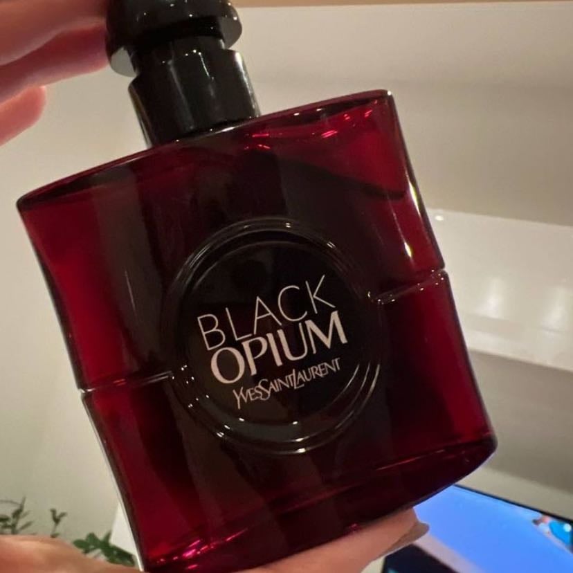 Black Opium Over Red - YSL