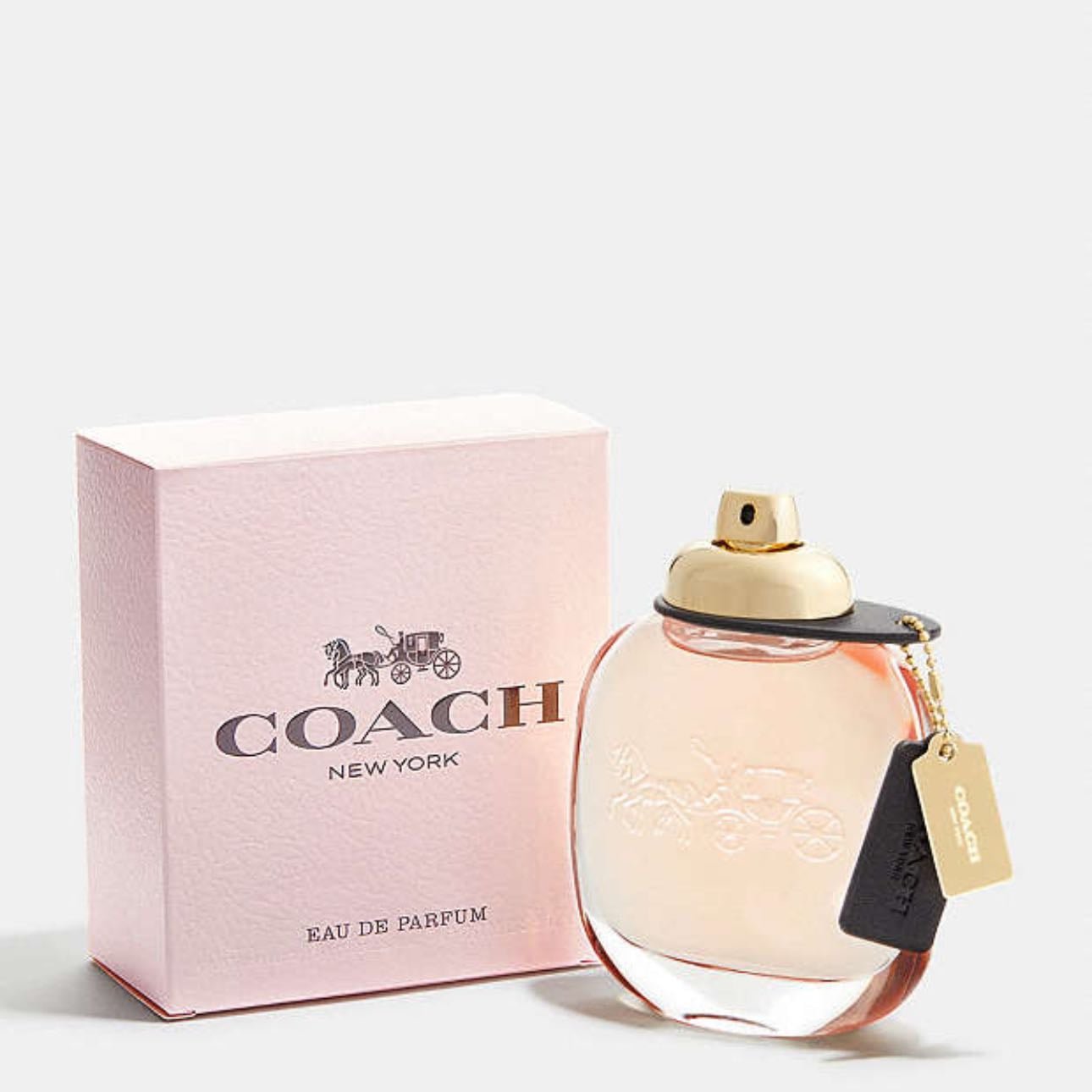 Coach New York - Es mi tercer perfume favorito, lo amo, lo utilizo de noche y solo en ocasiones especiales 🤭, es muy fuerte y tiene notas dulces, dura demasiado y deja rastro 🤩✨
