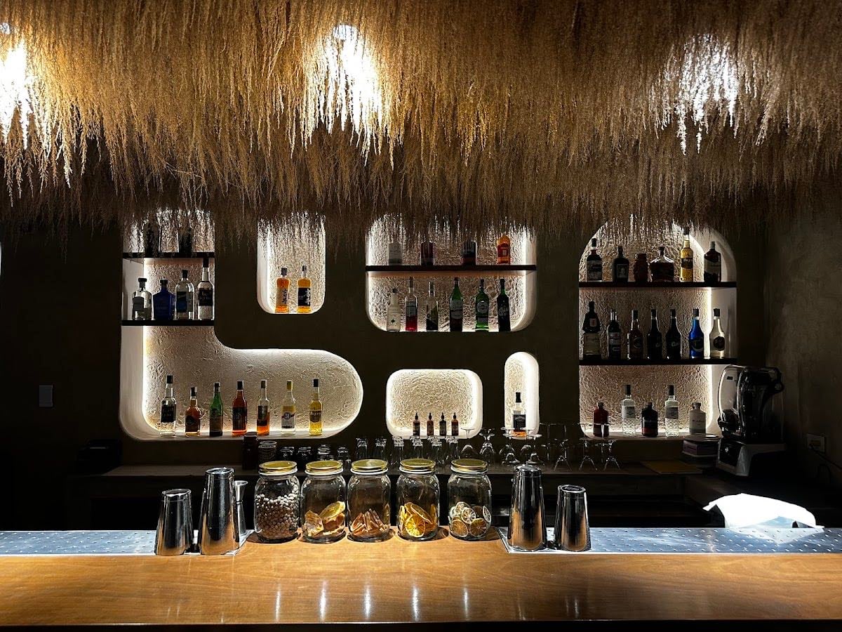 Distinto Wine Bar & Restaurant