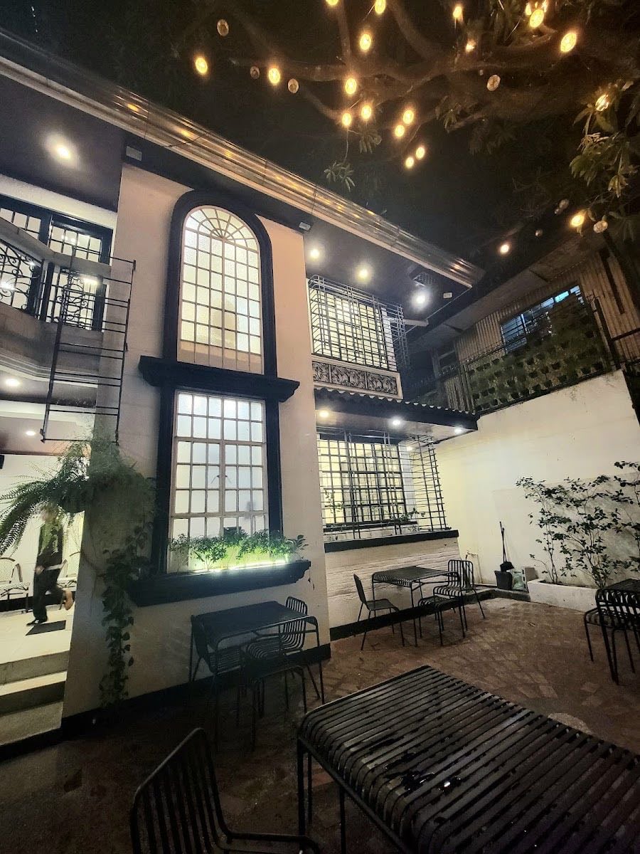 Huguardo's Cafe