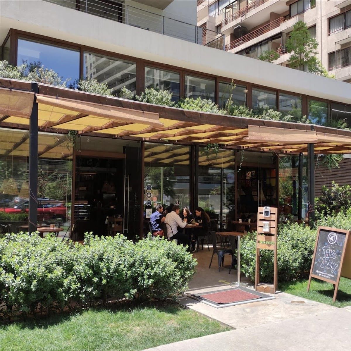 Living Café - Beautiful café