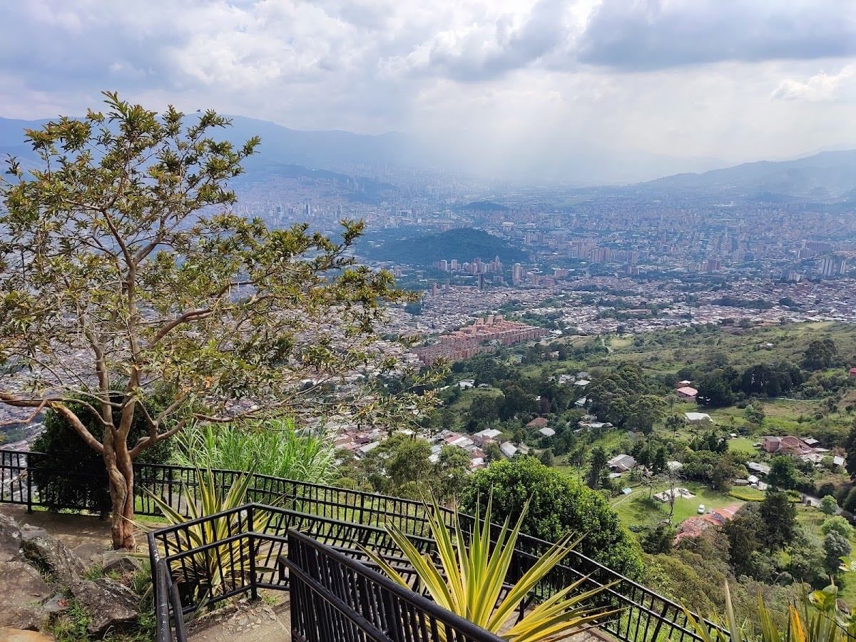Ecoparque Mirador Cerro El Picacho - Mirador