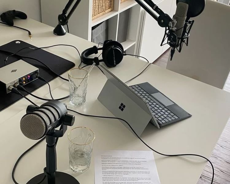 Podcasts🎧