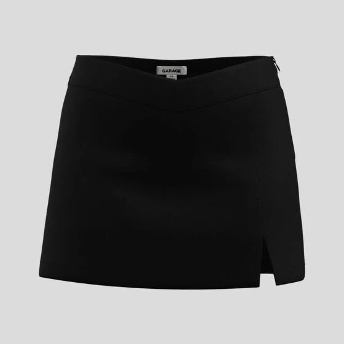 black skirt