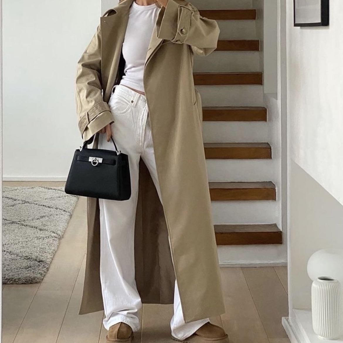 trench coat - base blanca con trench coat
