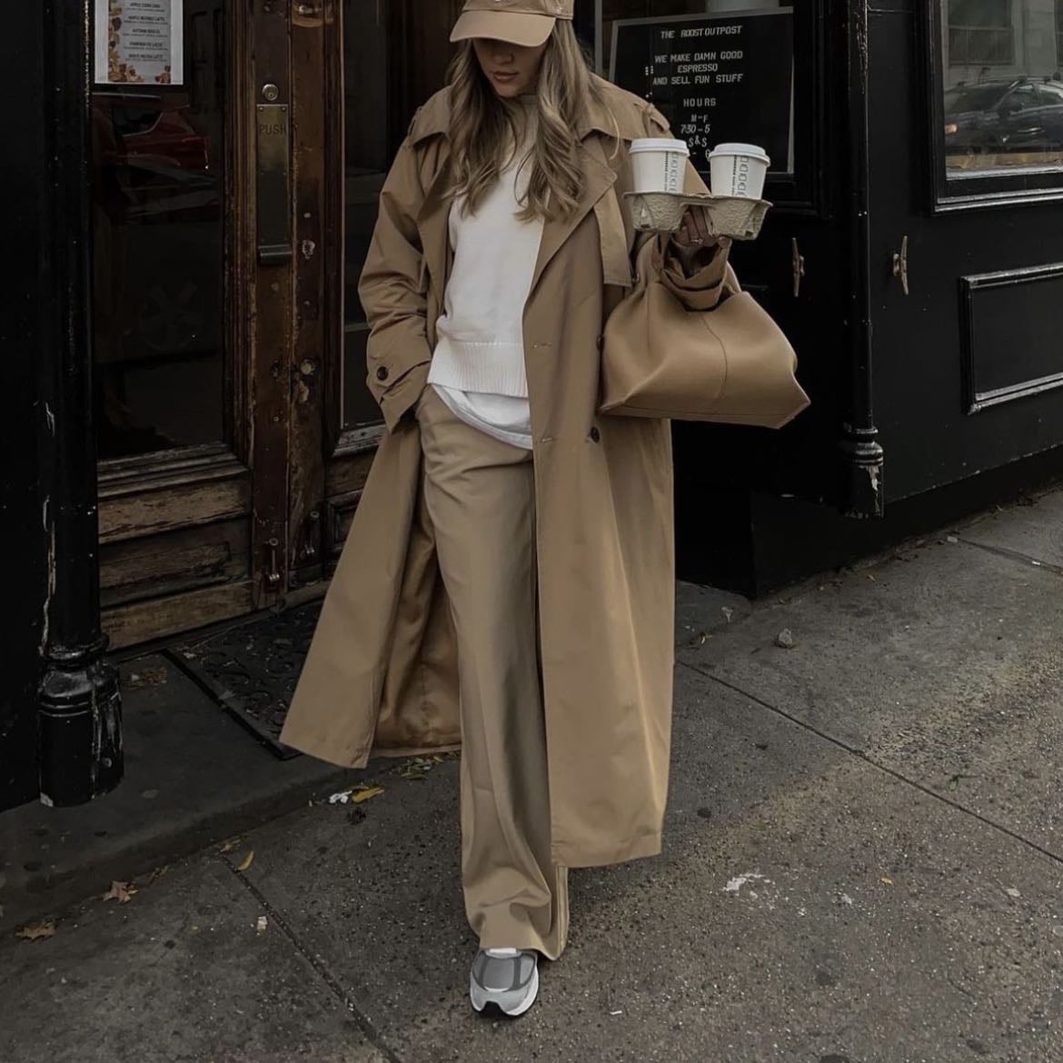 trench coat - una gabardina del mismo tono para complementar tu outfit