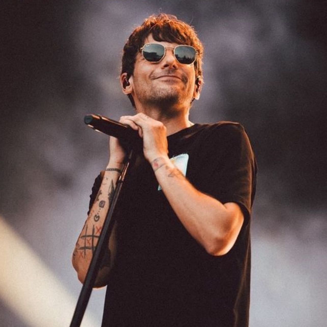 GOO TO A LOUIS CONCERT