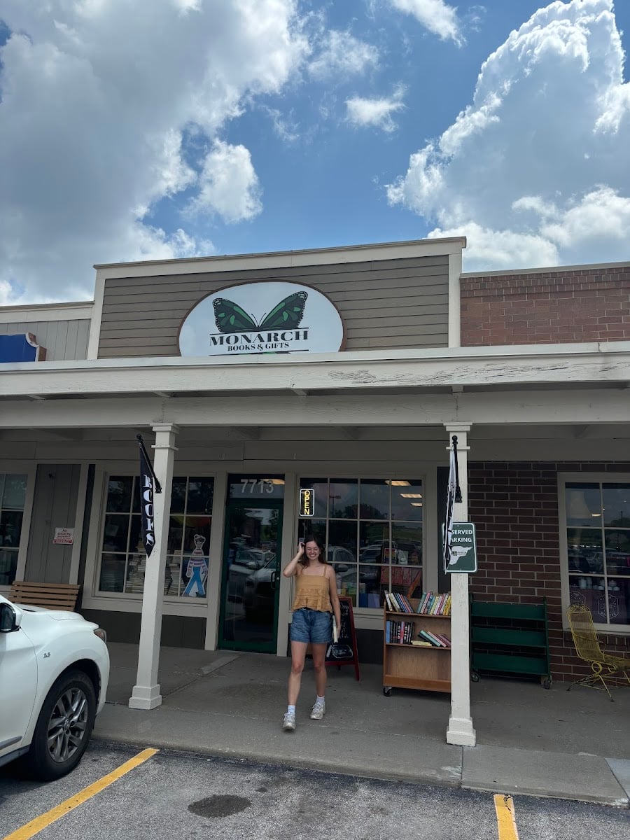 Monarch Books & Gifts