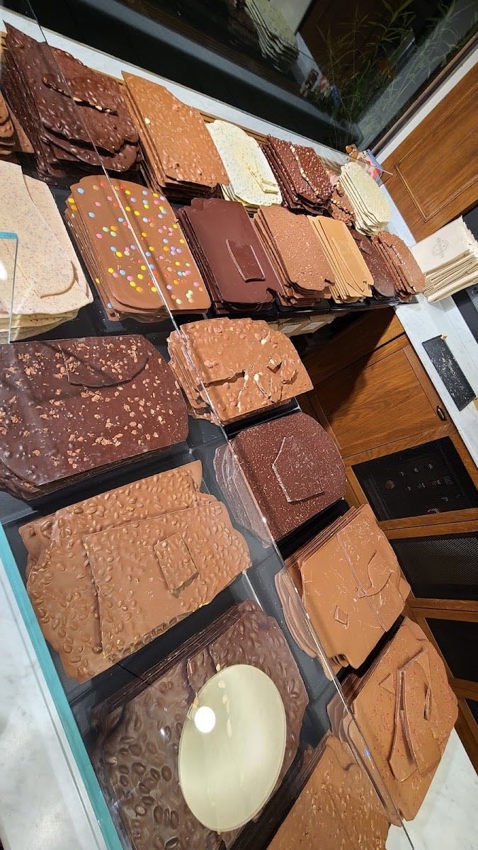Vittorio Swiss Chocolate 1871- handmade by Vittorio Vanini SA Lugano