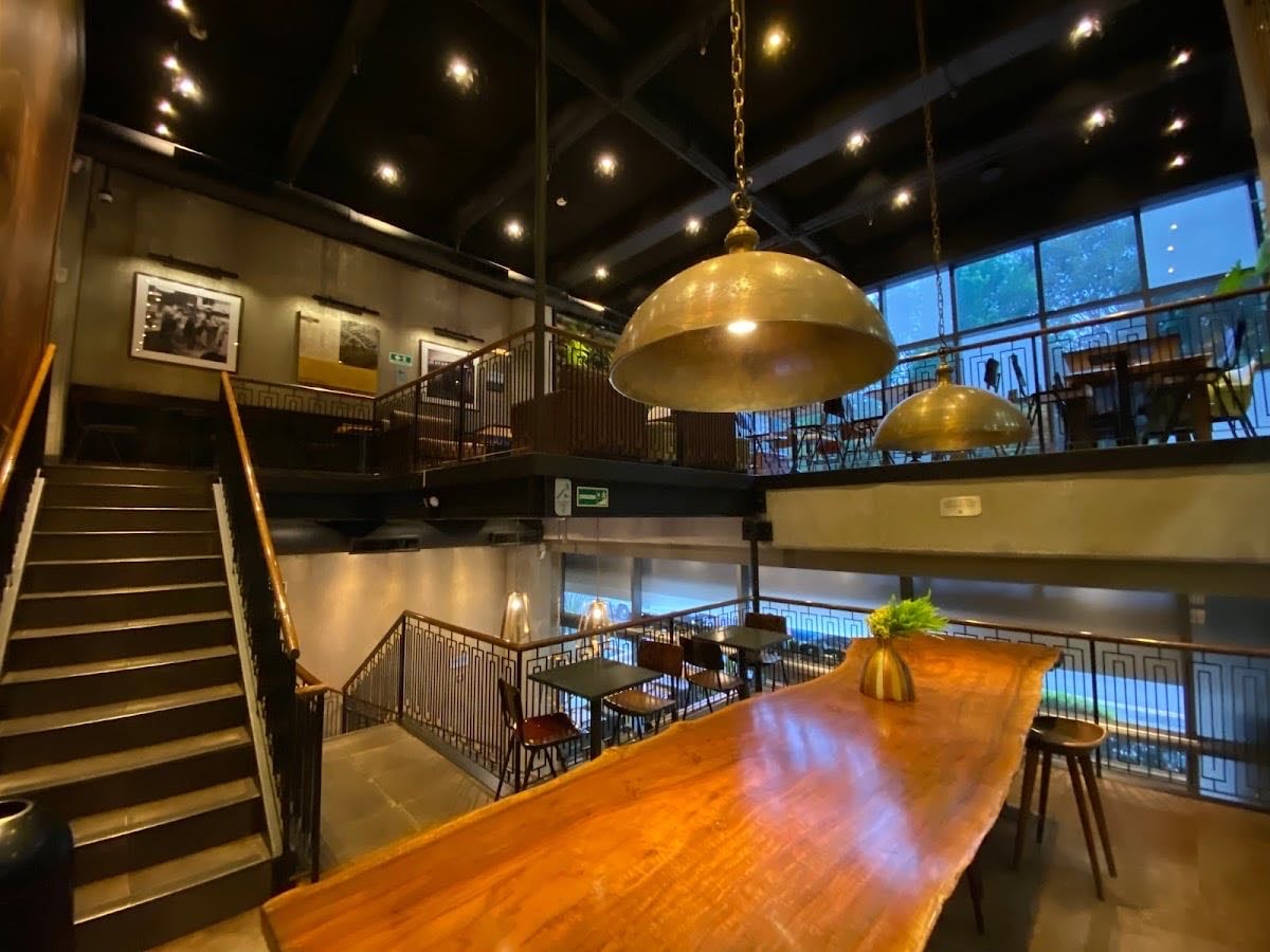 Starbucks Parque 93 - El 3 piso divino para trabajar o chismear