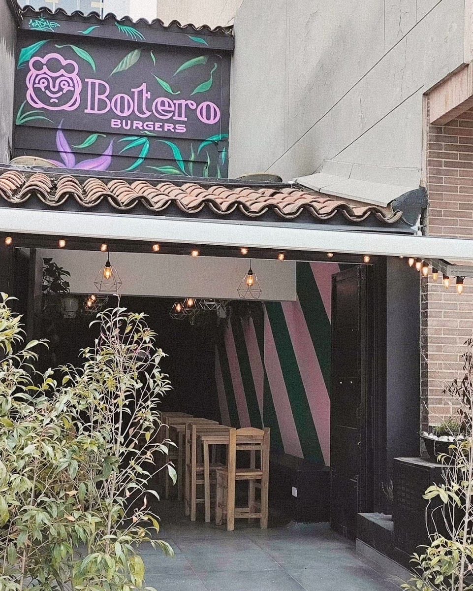 Botero burgers Chicó - Hamburguesa 🍔 la gordita! Brutal!