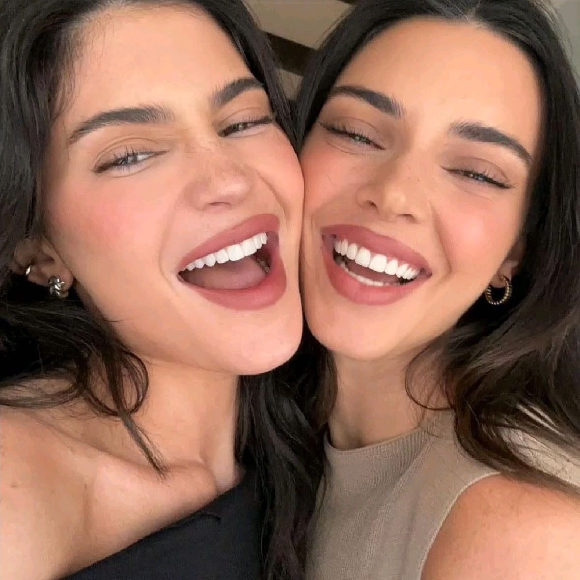 The Kardashians - S08 E01
2022-20??
