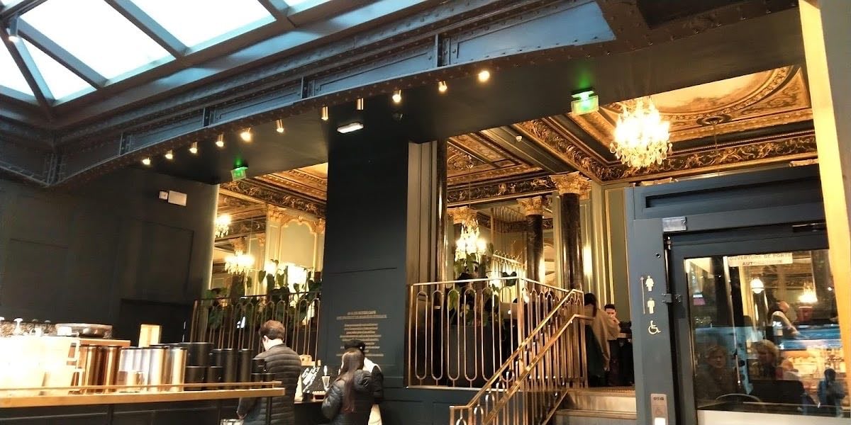 Starbucks opera