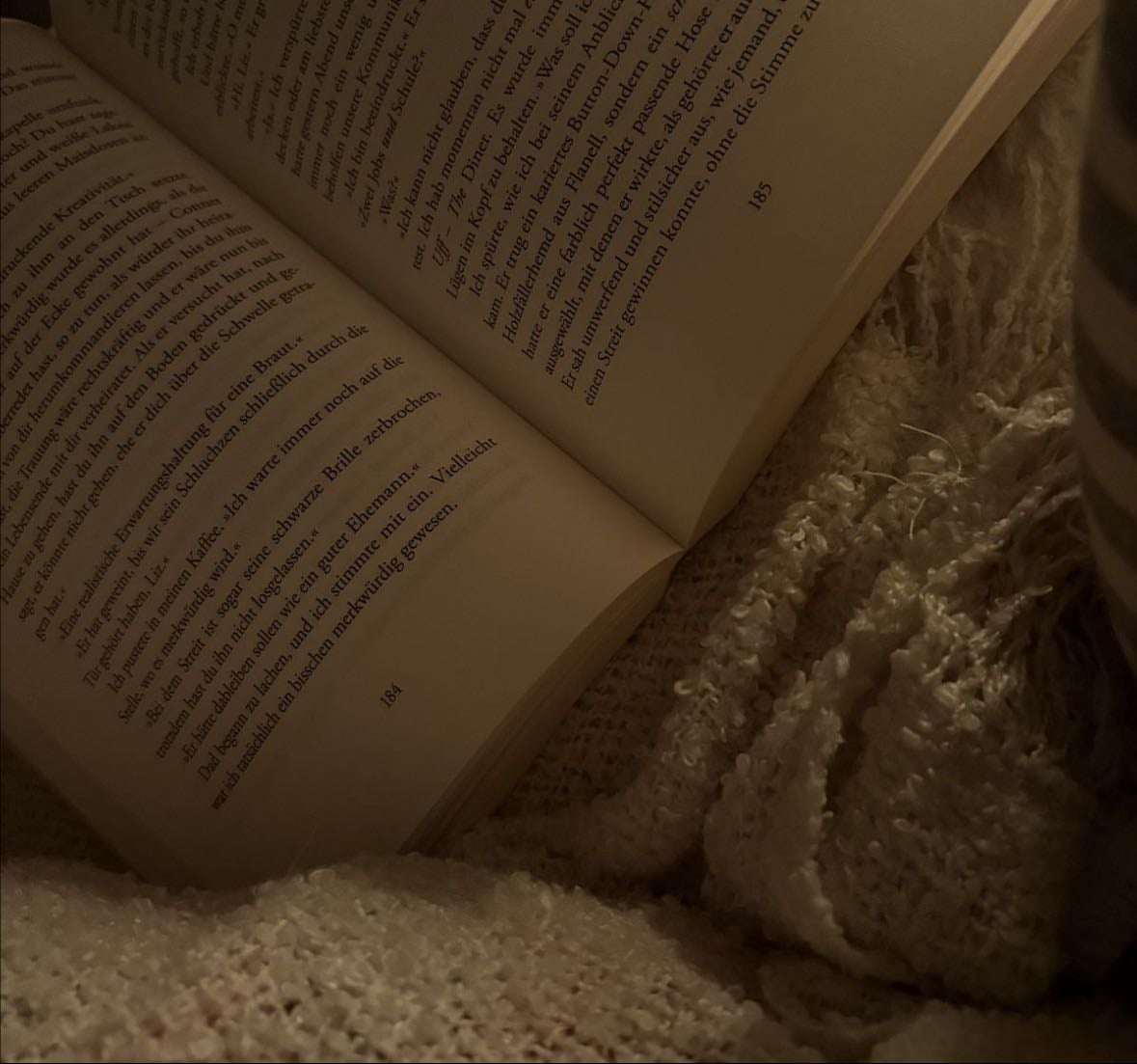 Book 📚✨ - Books hypelist by Lyna Gardereau