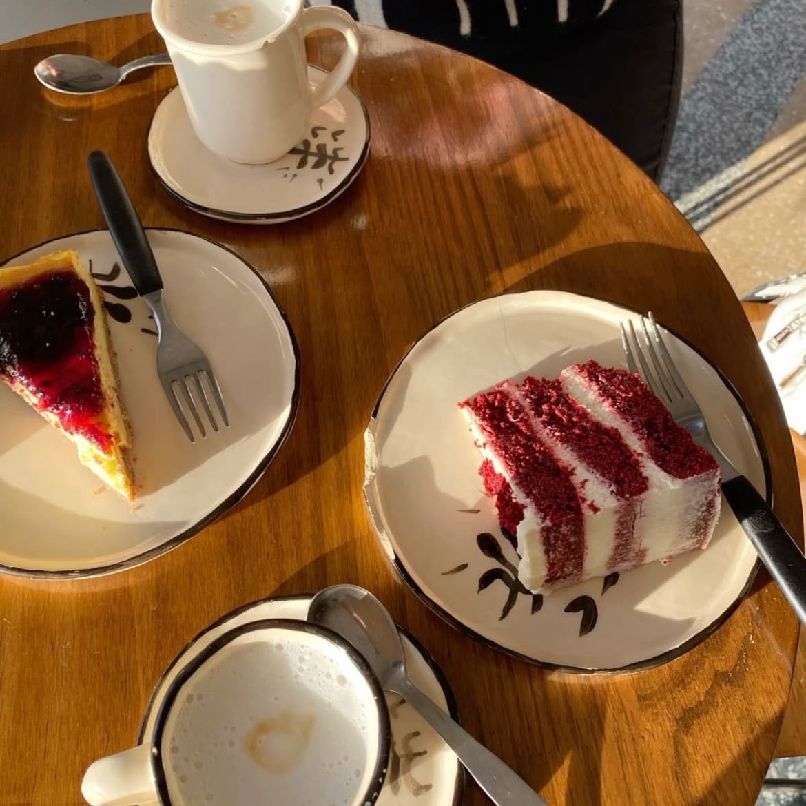 merendar en una cafetería