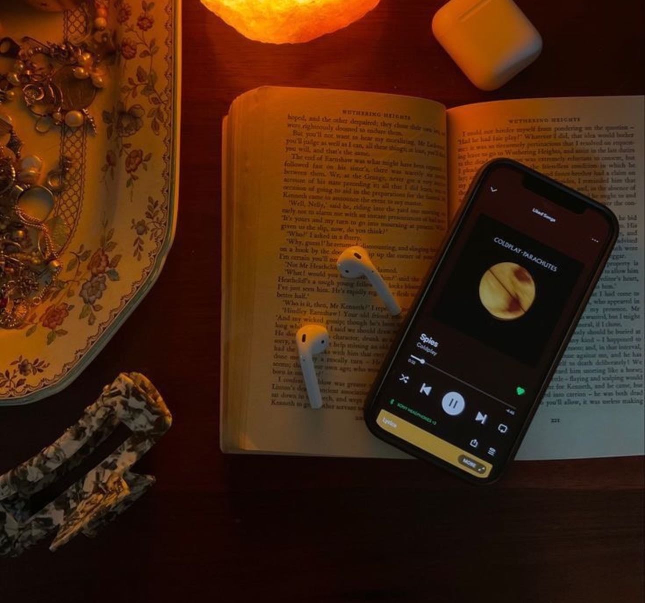 a playlist to 🍂🍁fall🍁🍂 in love with