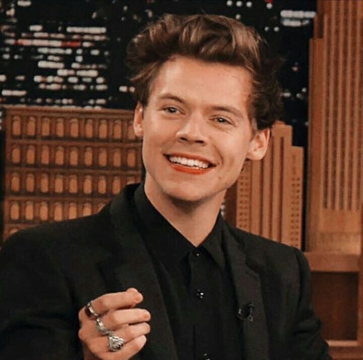 SMILE harry - we’ll be a fine line if you want 💋