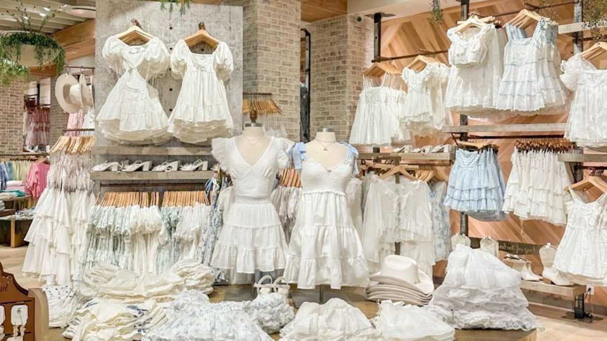 Altar'd State - best place for skirts and dresses πͺ