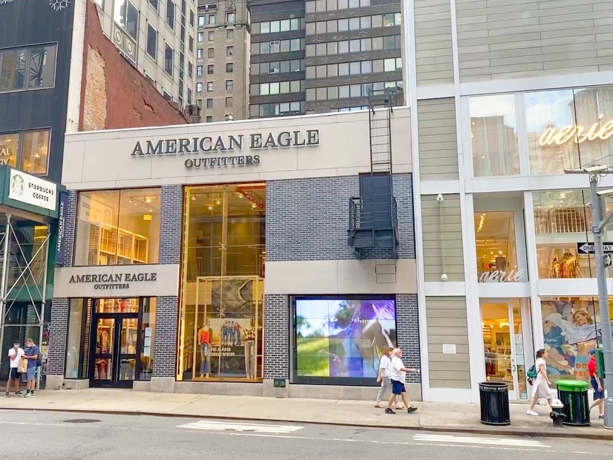 American Eagle - HOLY GRAIL FOR JEANS AND JEAN SHORTS π