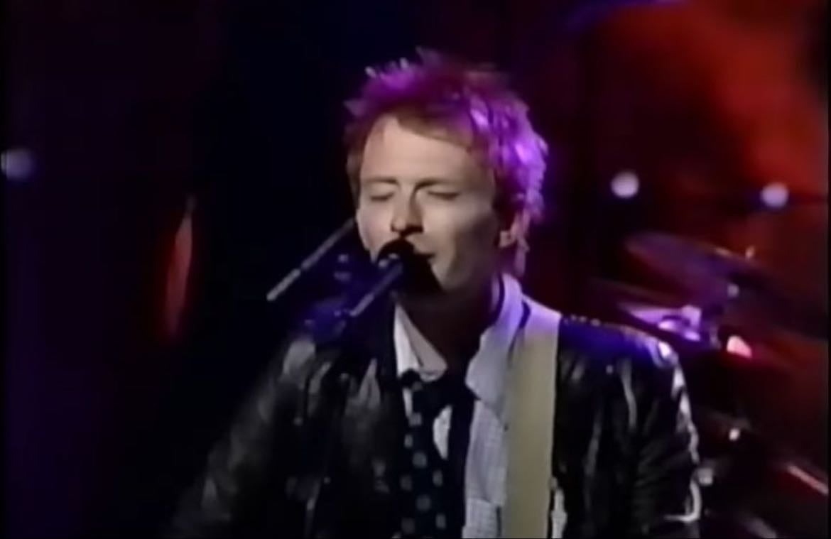 Fake Plastic Trees- LIVE IN 1996 VERSION - Song 路 Radiohead