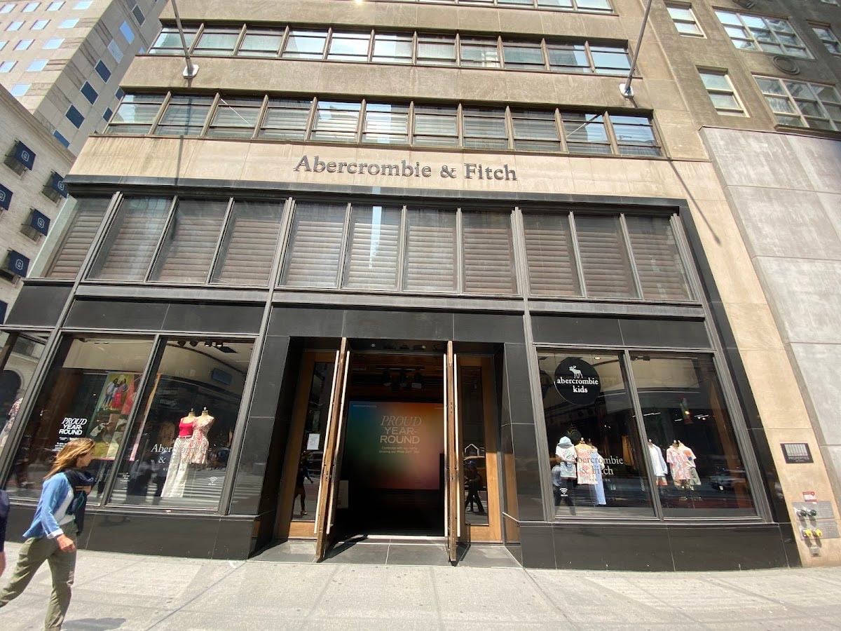 Abercrombie & Fitch - great trending clothes π»