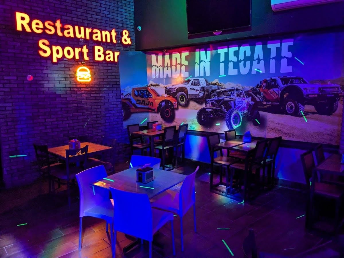 Rhyno Sport Bar - Bar