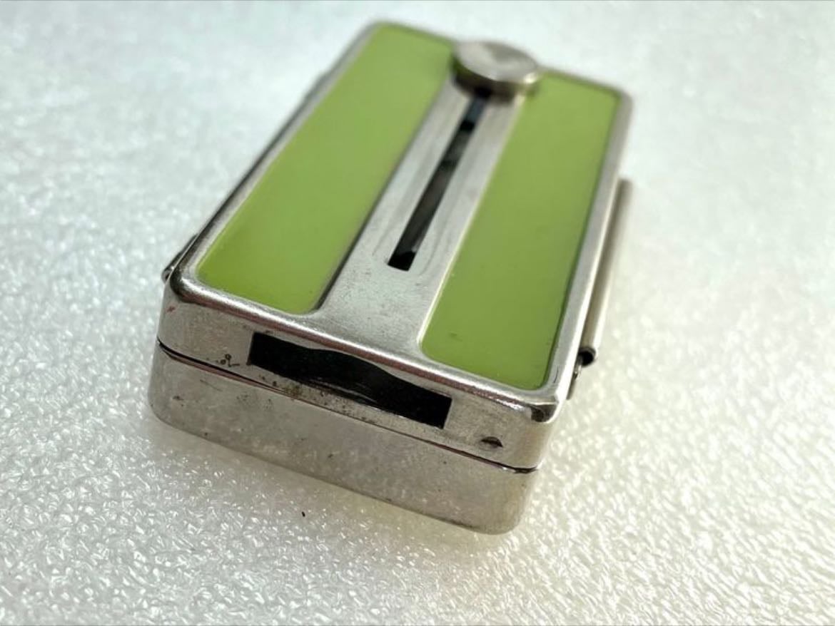 Key Compact Segal Collector Book piece Green Enamel Front & Back Slider Key