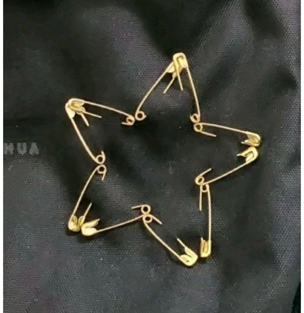 Safety pin art
