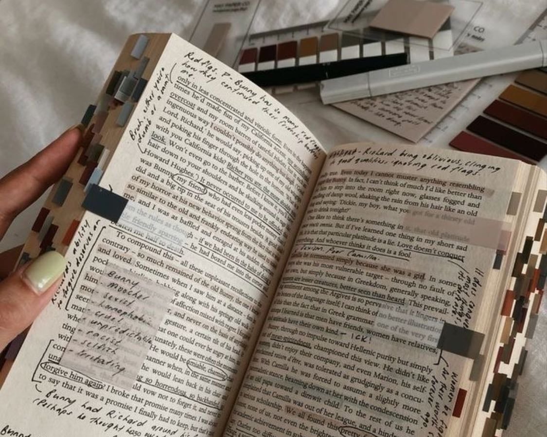 Bookshelf chronicles - Books hypelist by val
