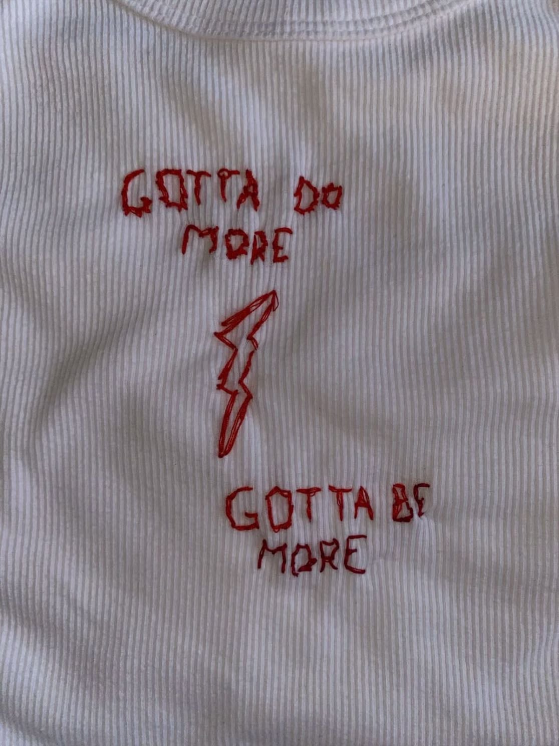 gotta do more gotta be more - parada obrigatória em sociedade dos poetas mortos
local: braço
