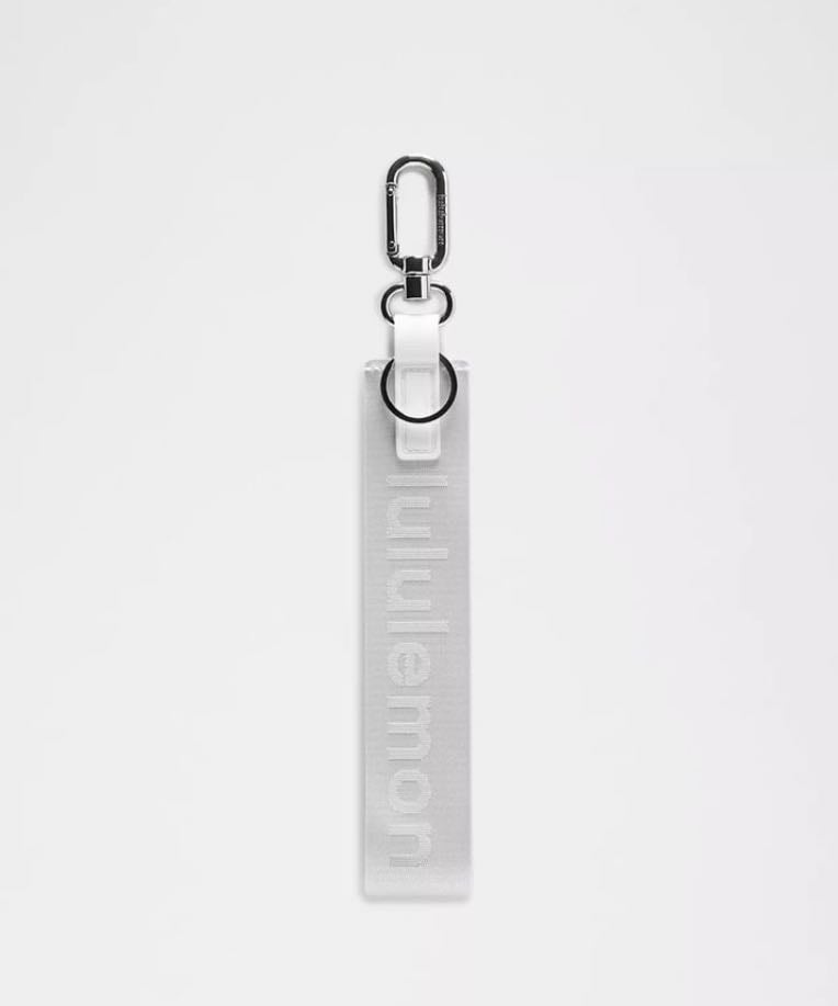 lululemon - never lost Keychain