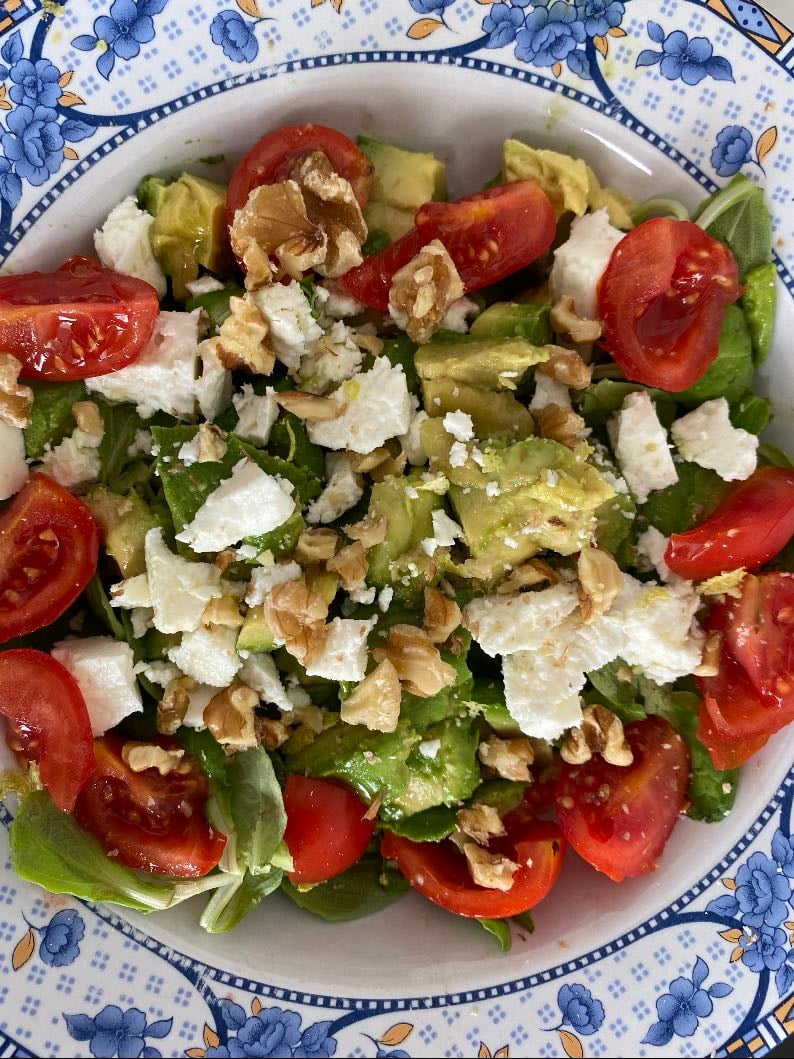 insalata - insalata con pomodorini,feta,avocado e noci