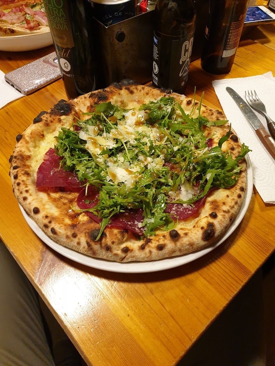 nineOfive Düsseldorf, •Pizza and Wine Place•