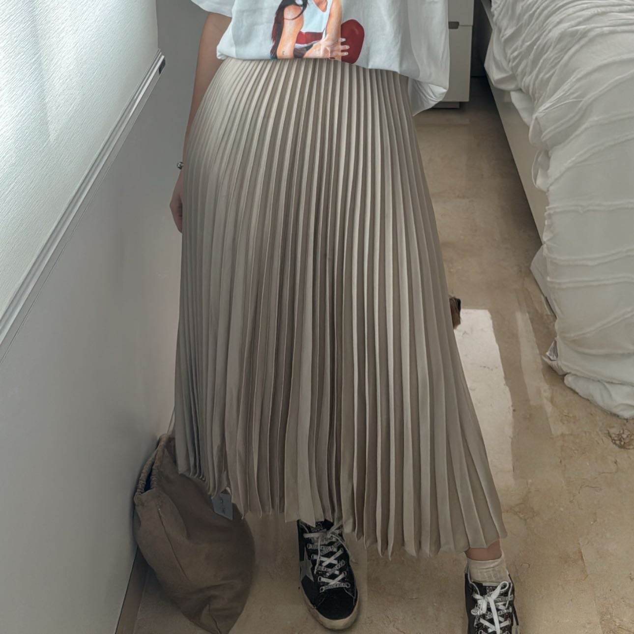 Midi skirts! - puede ser arriesgado al inicio si nunca has usado una pero es demasiado fácil elevar un look y combinarlas es easyy!!!
