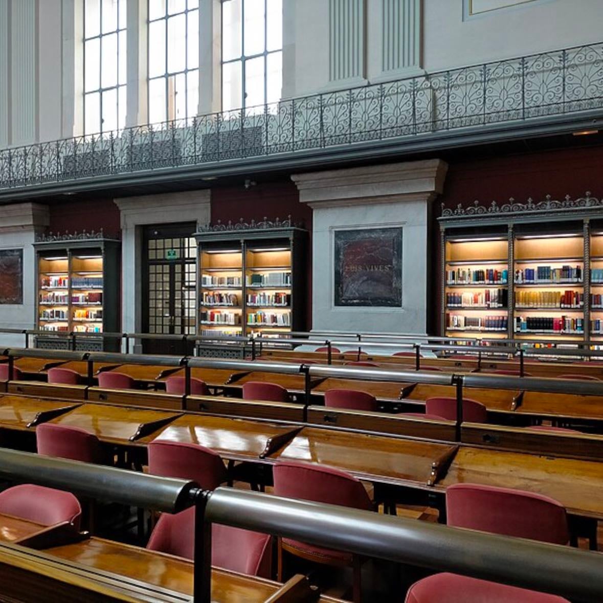 Biblioteca Nacional de España - Estudiar aquí me parece una locura, igual que en el Reina Sofía, debes entrar con lo imprescindible. Además, hay que sacarse el carnet.