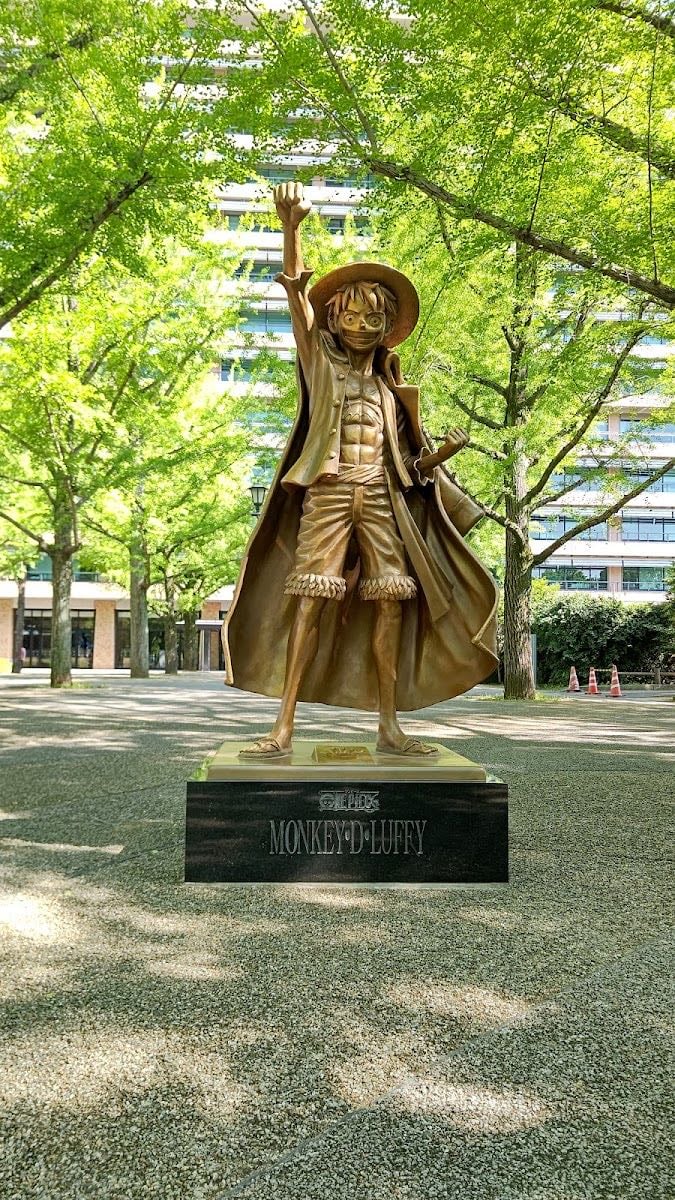 Kumamoto Prefectural Government Office - Statue luffy