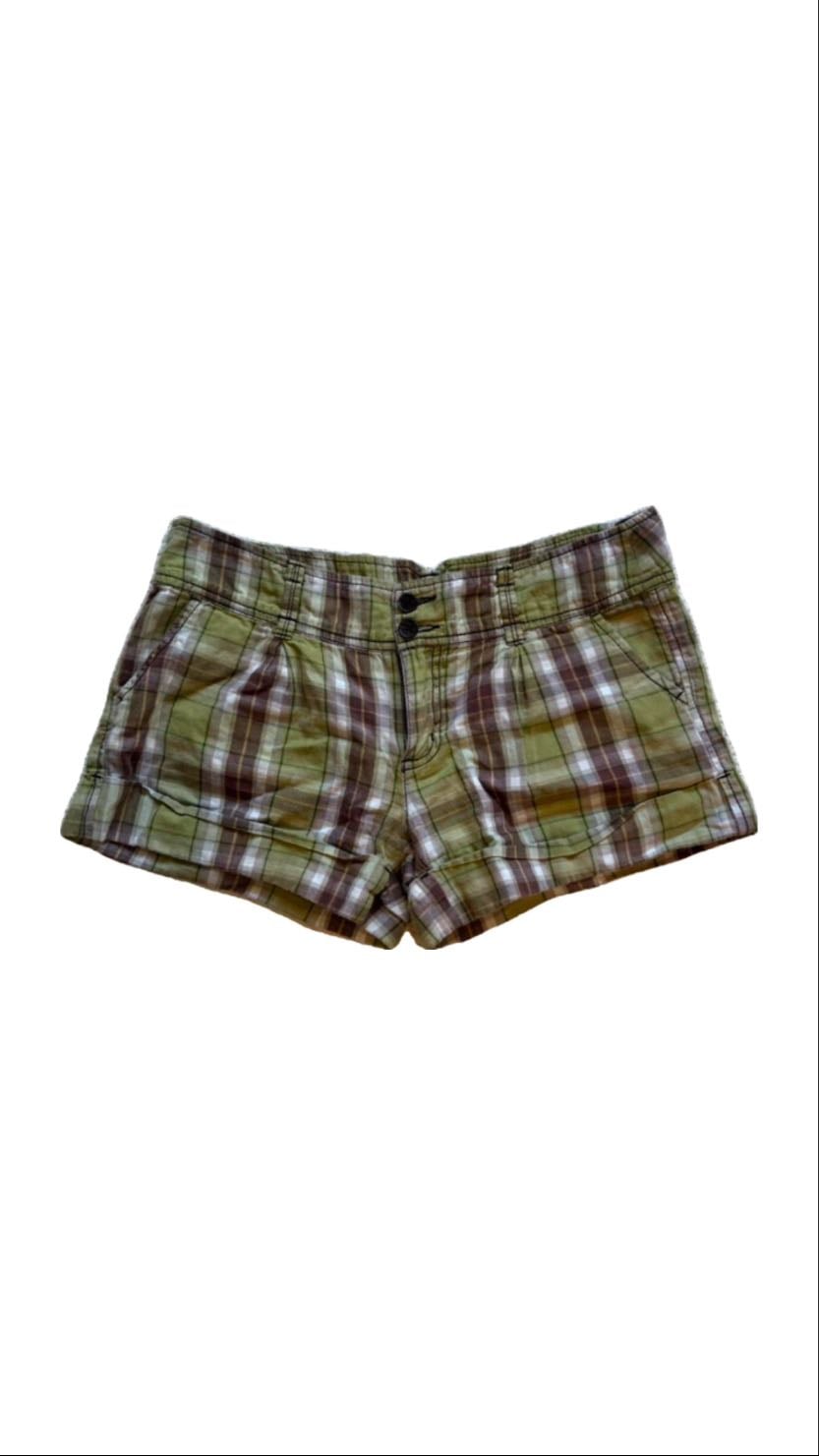 2010s plaid shorts