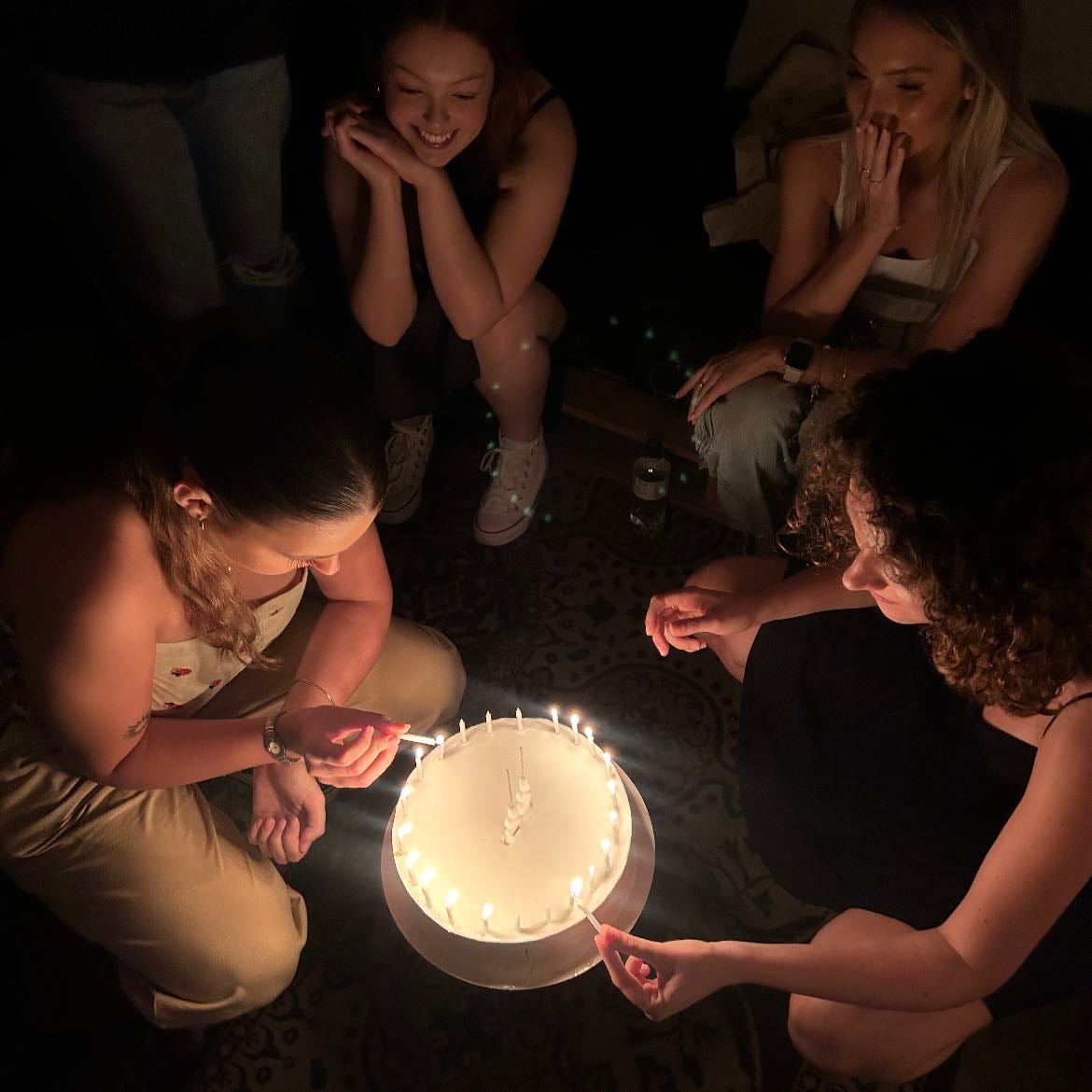 comemorar aniversário - rodeada dos amados