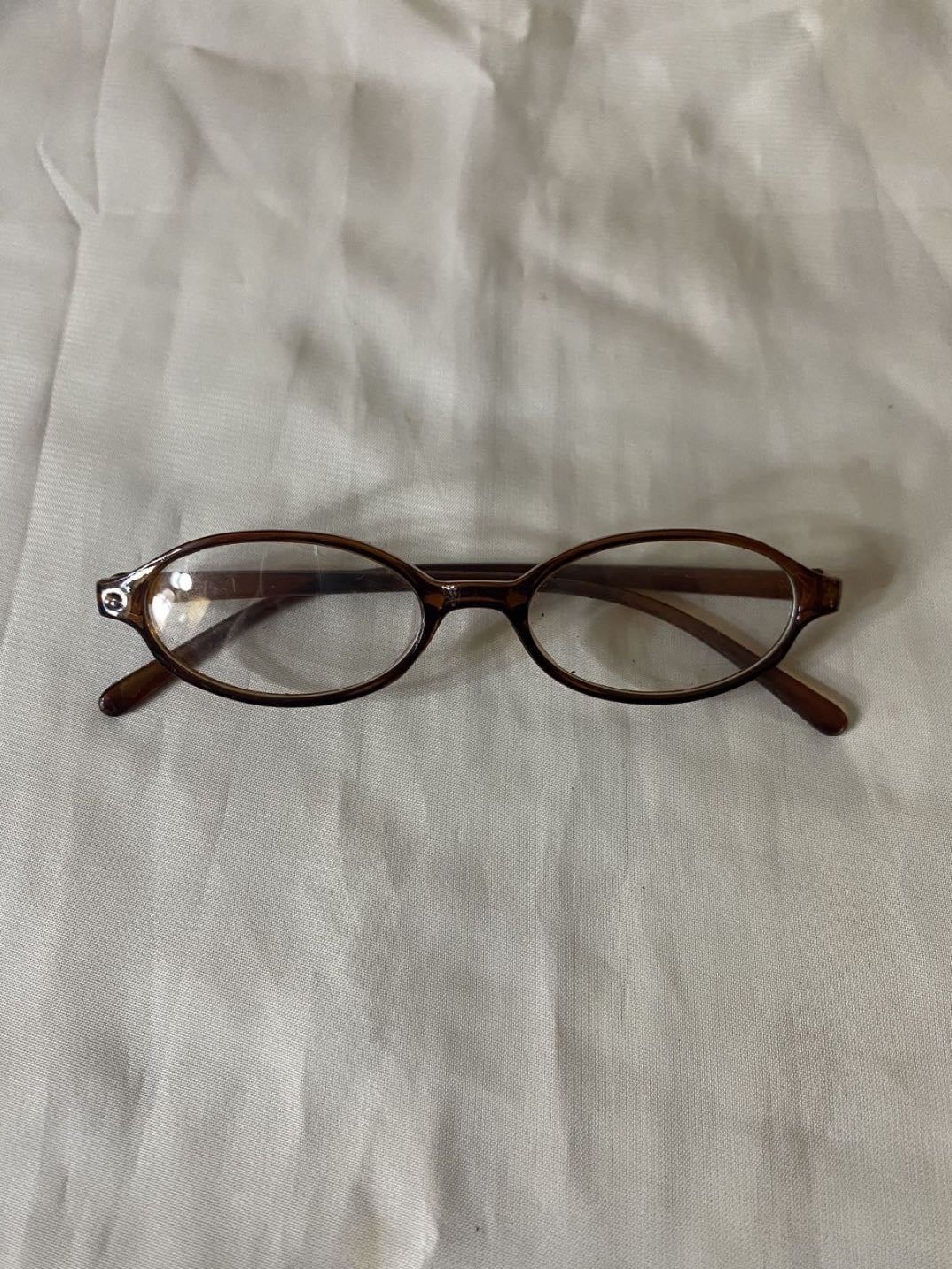 Oval glasses