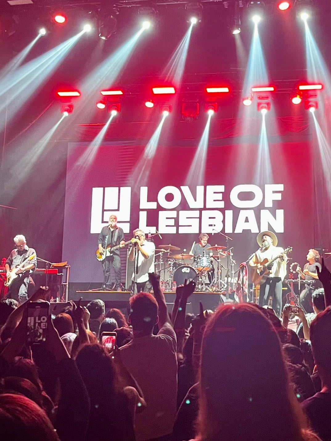 ⭐️ Love of Lesbian - 09/12/2025