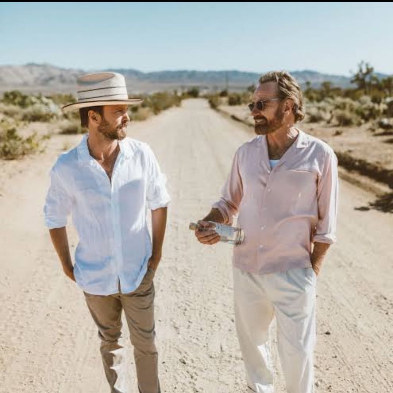 Dos Hombres - Produção de Mezcal do Bryan Cranston com o Aaron Paul (breaking bad)