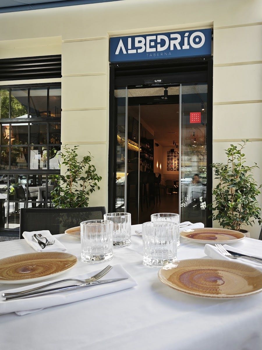 Albedrío. Un poco de aquí y de allá. La taberna viajera del grupo Triana.