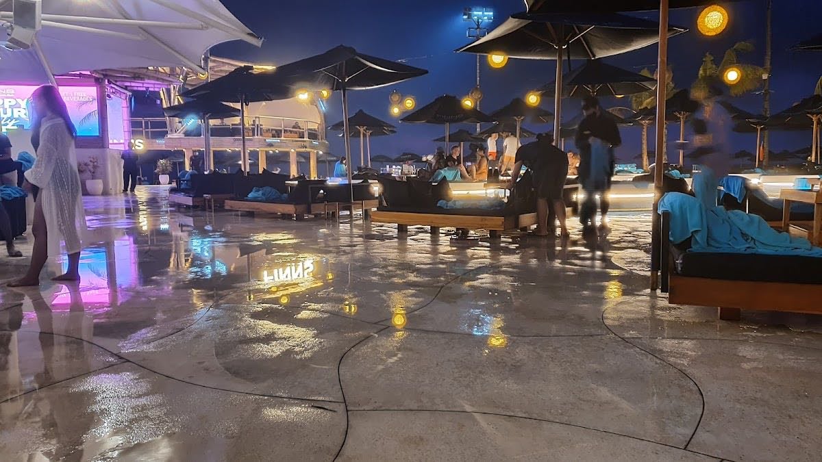 Morabito Art Villa Beach - Cool Beach good one for the weekend, specially Fridays and saturdays