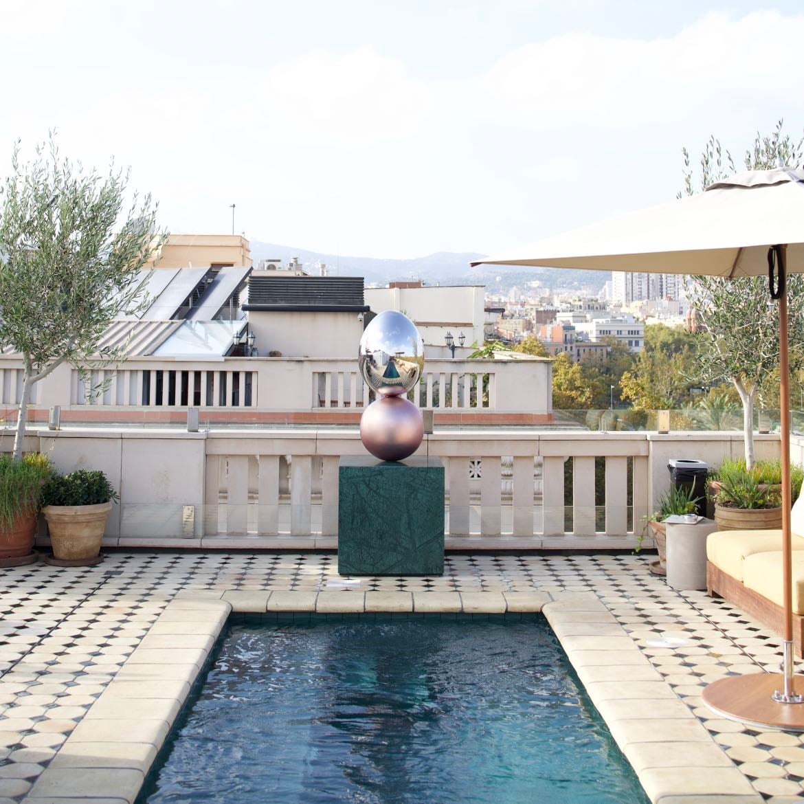 Borneta Pool - Minimalist & Luxurious Hotel