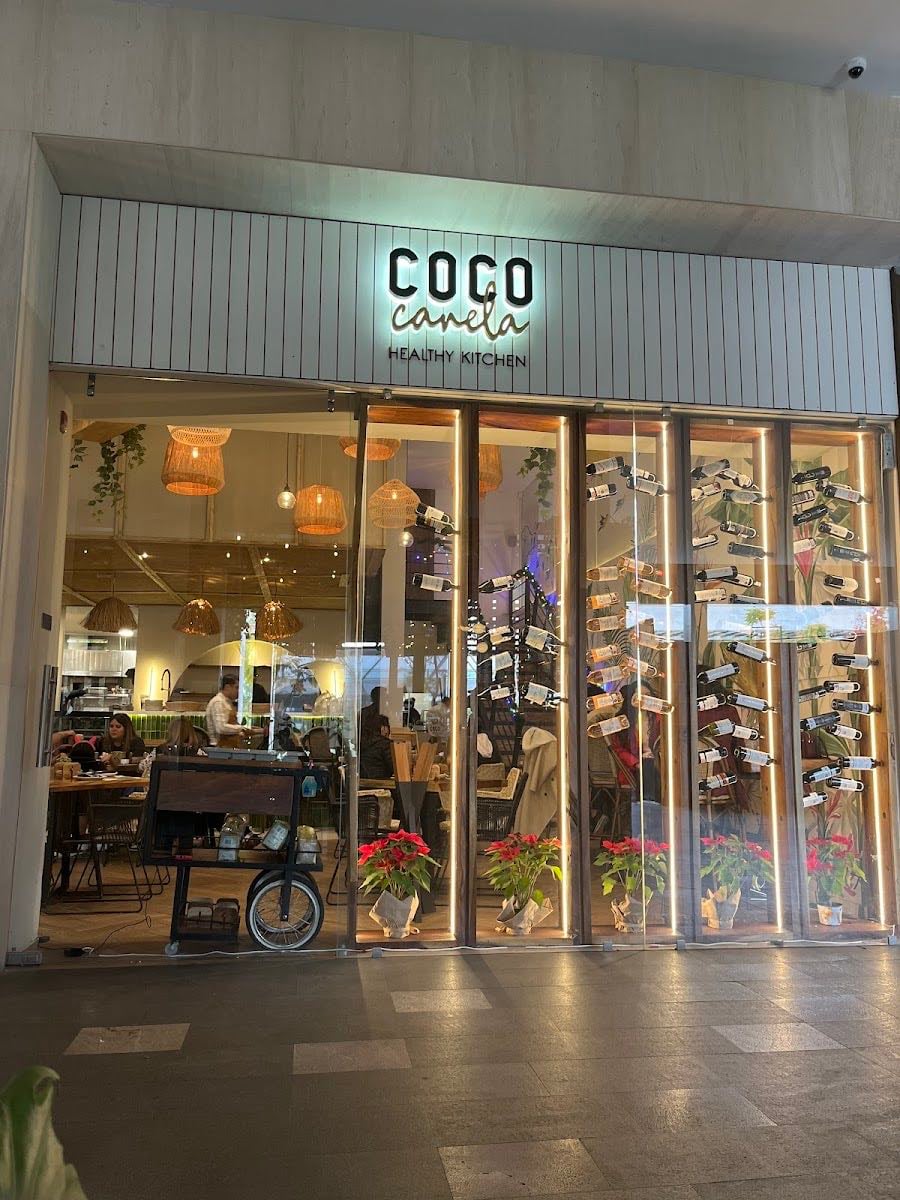 Coco Canela Town Square