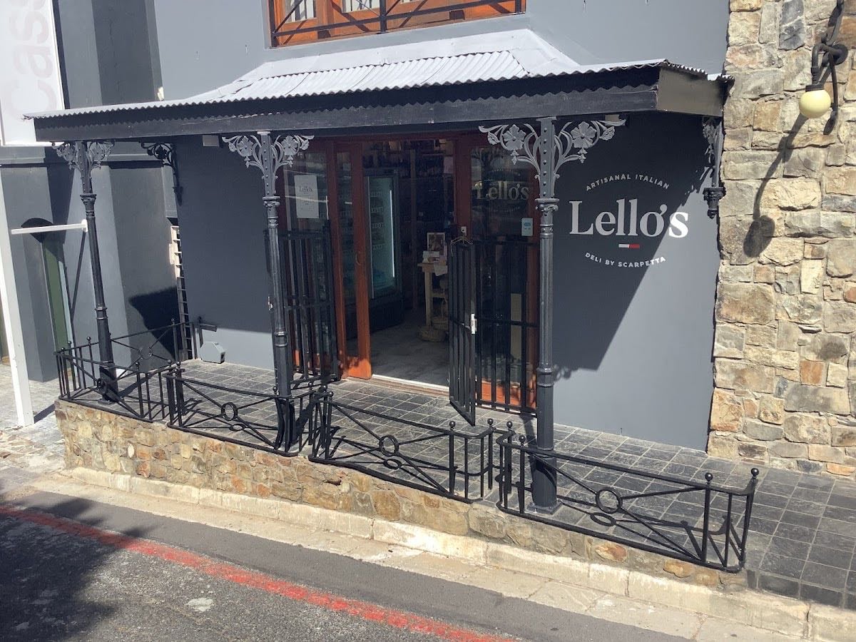Lello’s Deli