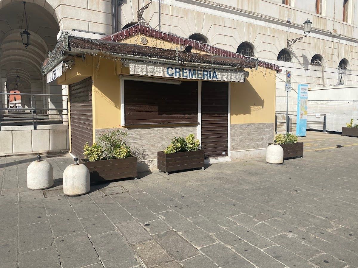 Cremeria gelateria da Roberto - CHIOGGIA fried desserts