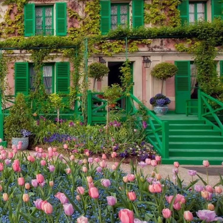 Monet’s house - Paris during spring